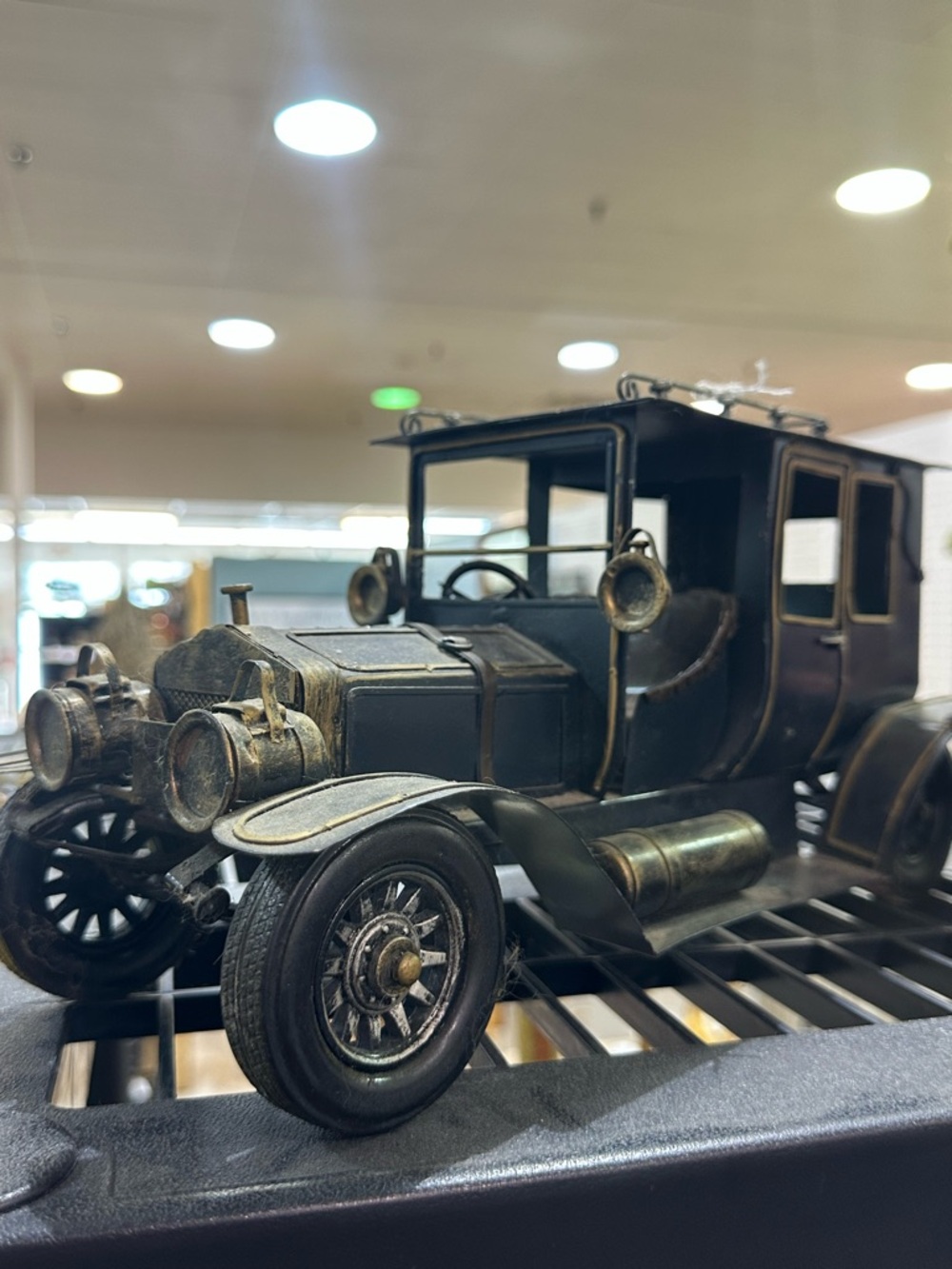 Vintage Style Metal Model Car Antique Hearse / Sedan Rustic Black Decor Display